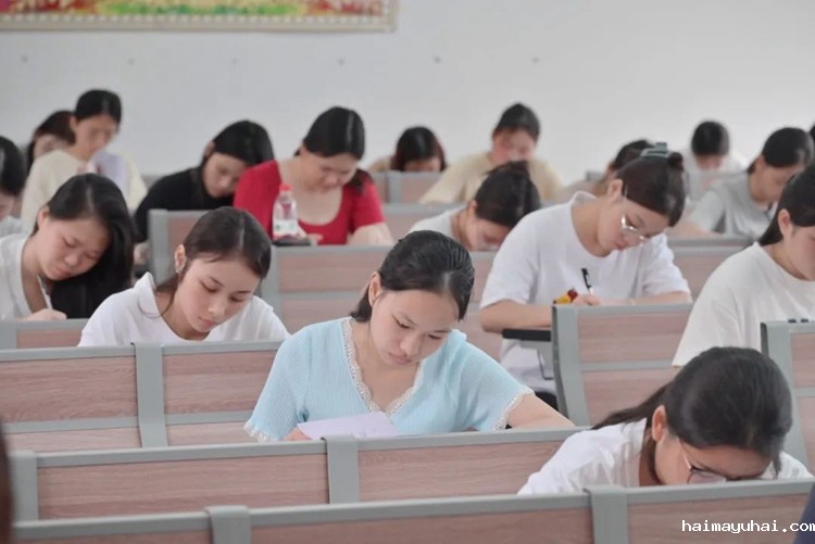 严考纪 正学风 | 我校开展期末考试巡考工作